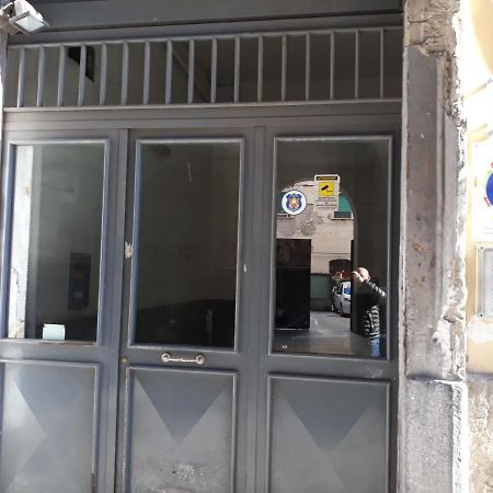 Appartamento City Center Naples Luaran gambar