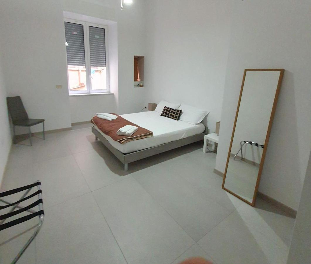 Appartamento City Center Naples Luaran gambar