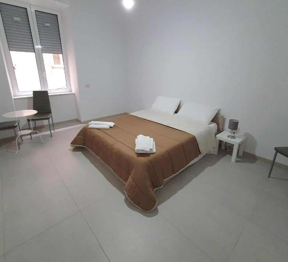 Appartamento City Center Naples Luaran gambar