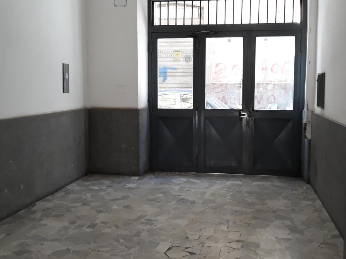 Appartamento City Center Naples Luaran gambar