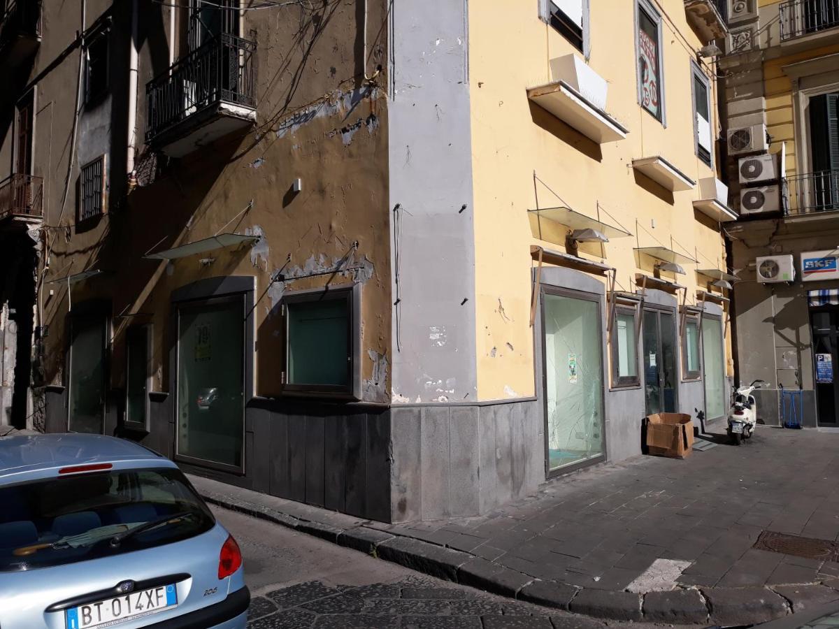 Appartamento City Center Naples Luaran gambar