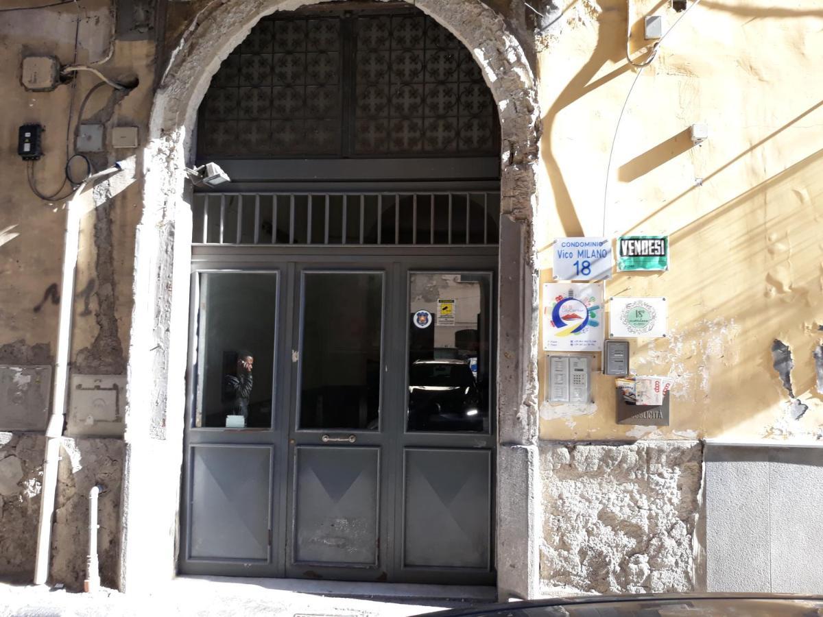 Appartamento City Center Naples Luaran gambar
