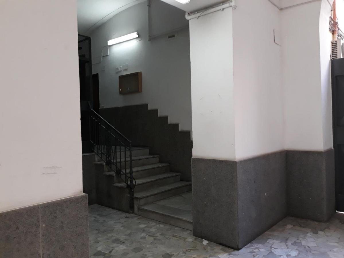 Appartamento City Center Naples Luaran gambar