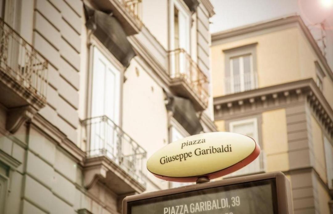 Appartamento City Center Naples Luaran gambar