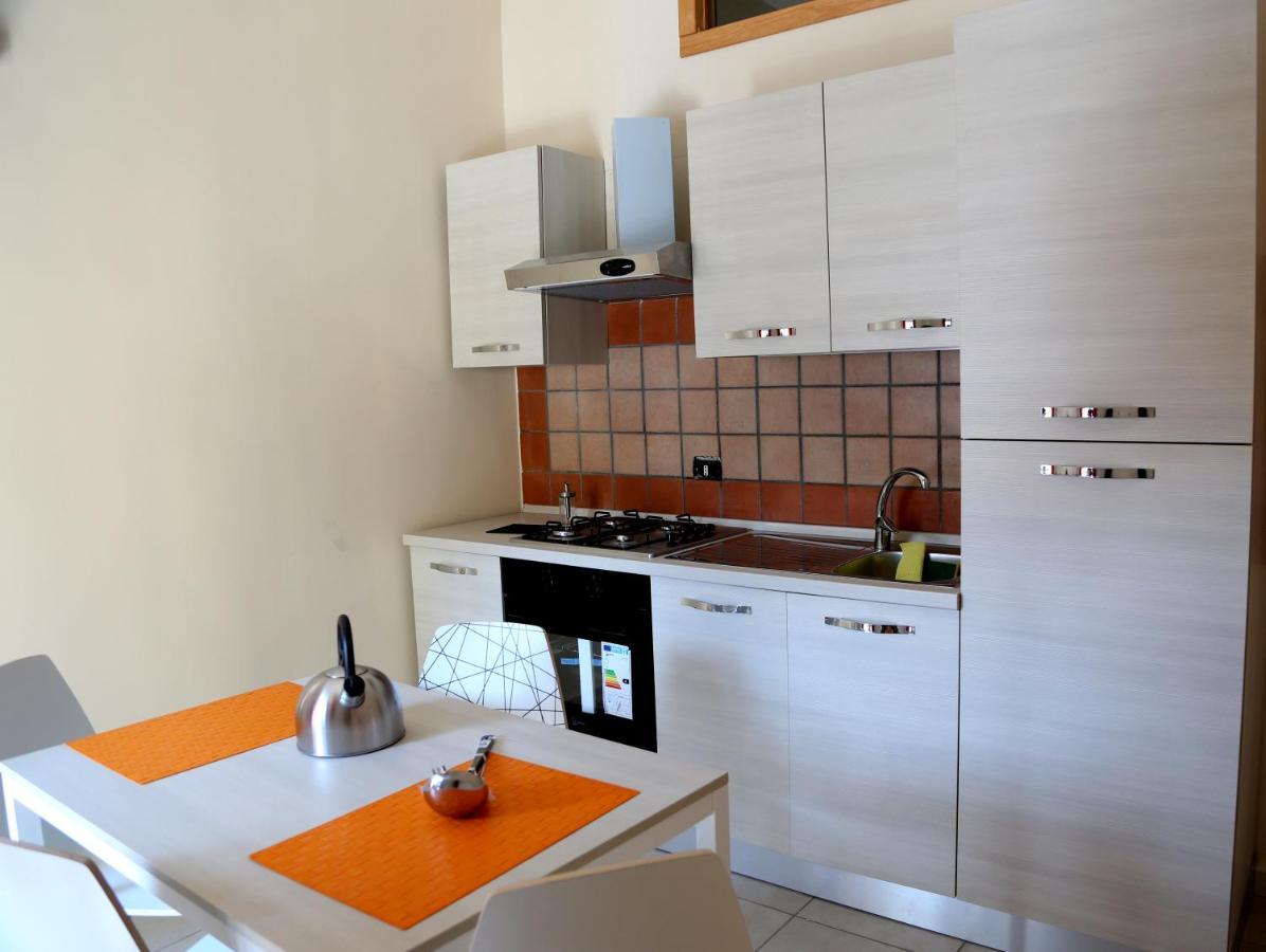 Appartamento City Center Naples Luaran gambar