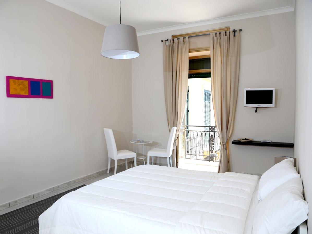 Appartamento City Center Naples Luaran gambar