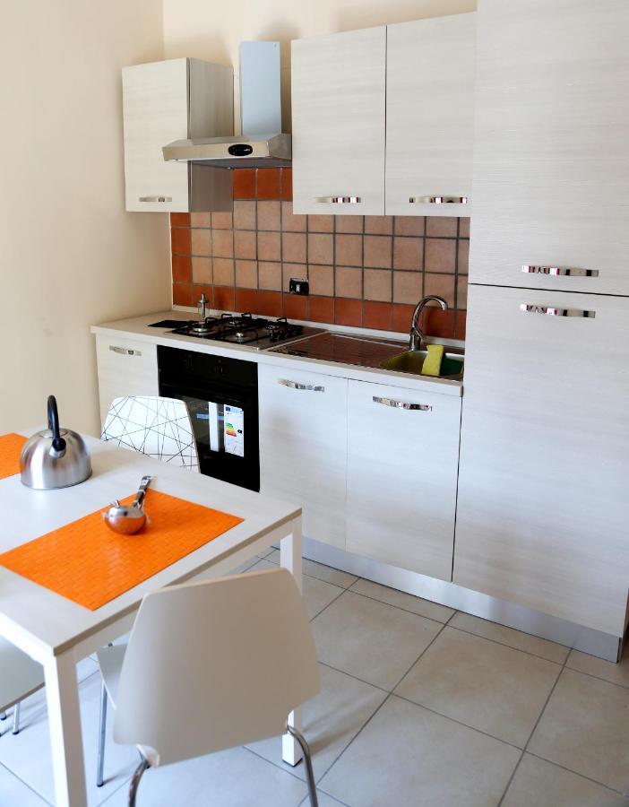 Appartamento City Center Naples Luaran gambar
