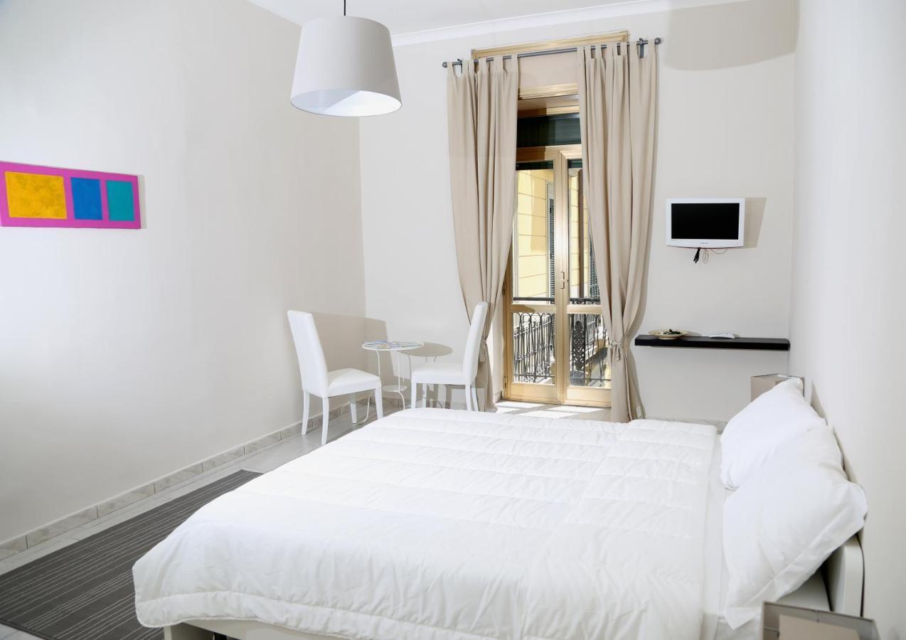 Appartamento City Center Naples Luaran gambar