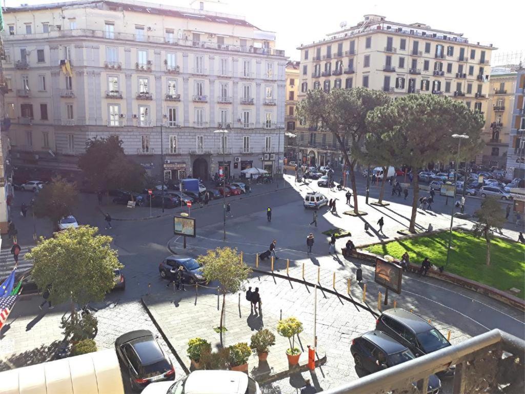 Appartamento City Center Naples Luaran gambar