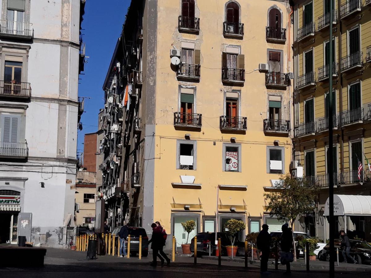 Appartamento City Center Naples Luaran gambar