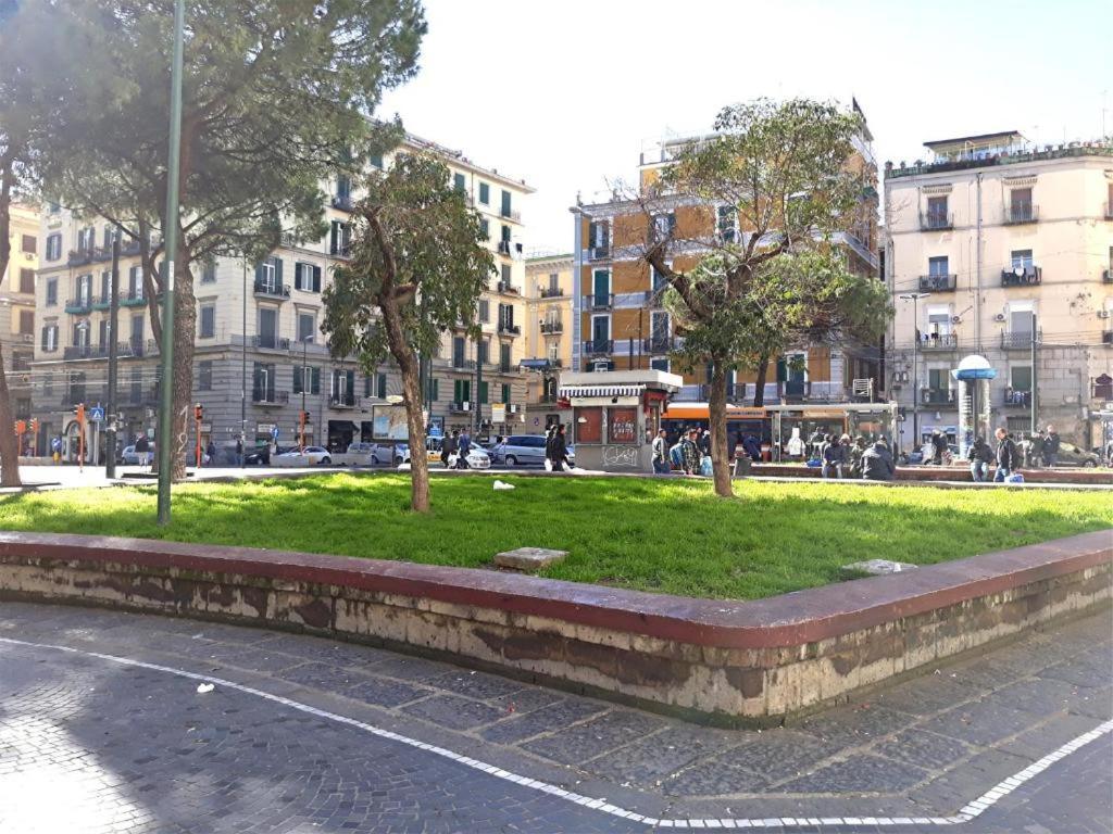 Appartamento City Center Naples Luaran gambar