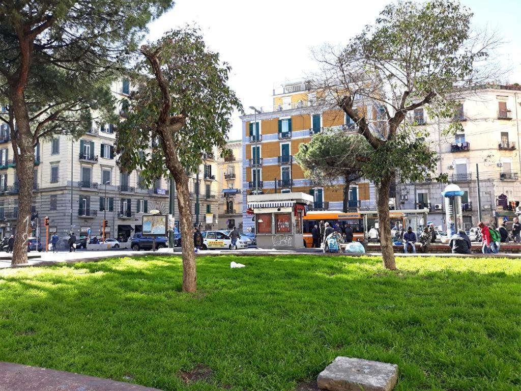 Appartamento City Center Naples Luaran gambar