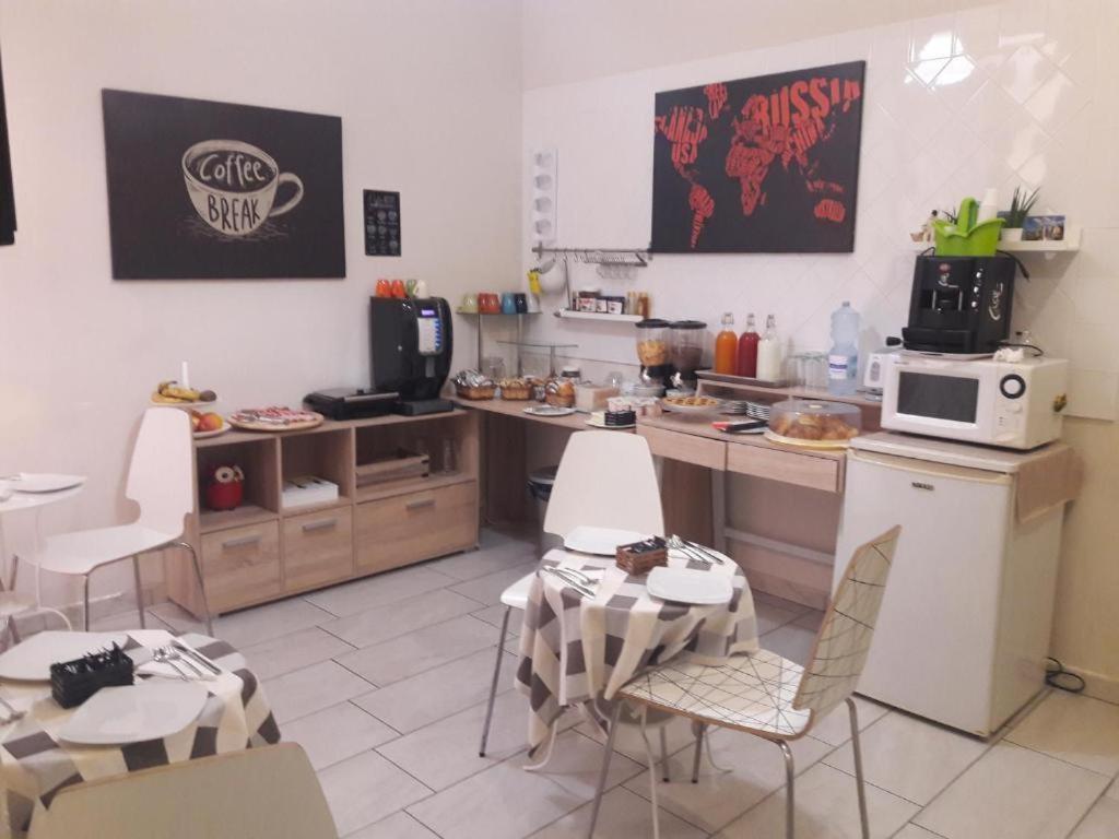 Appartamento City Center Naples Luaran gambar